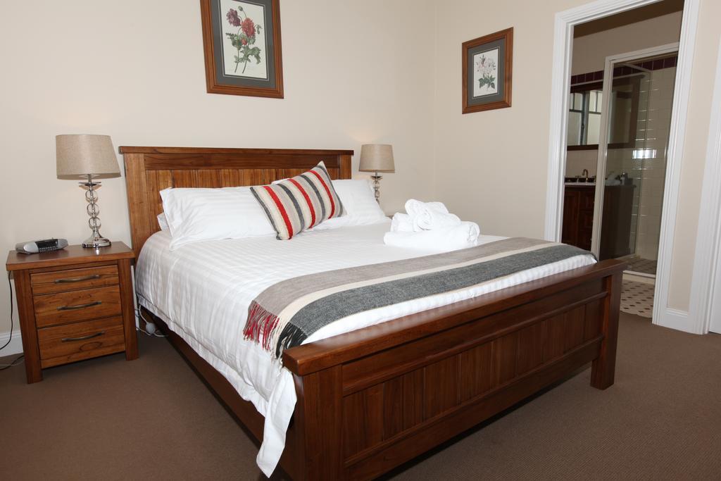 House On The Hill Bed And Breakfast Huonville Chambre photo